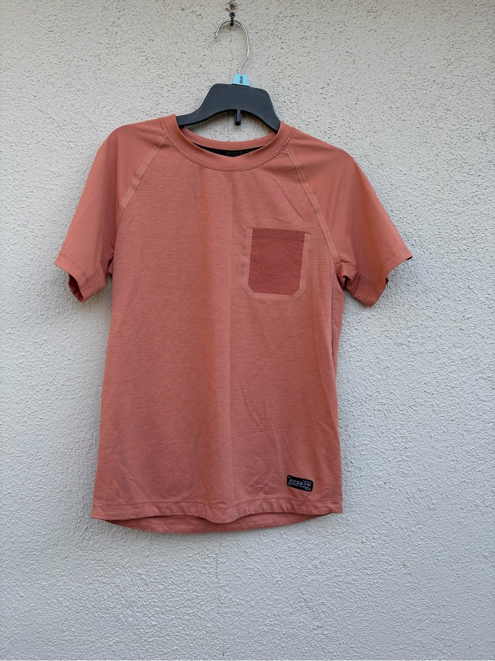 Kinds Short-Sleeve Pocket Tee in Terracotta Size L